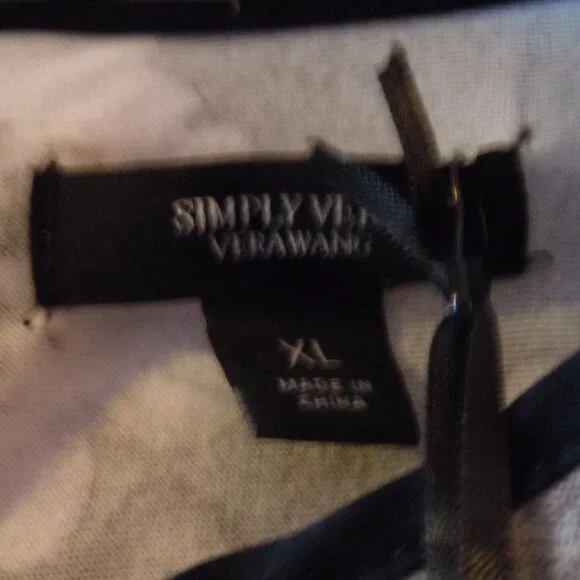 NWT! XL VERA WANG Nightgown/Nightshirt Gray/Black/White Floral Design - Picture 6 of 6